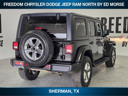 Used 2022 Jeep Wrangler Unlimited Sahara image 3