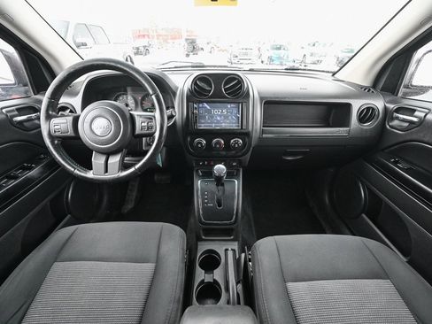 Used 2012 Jeep Compass Latitude image 28