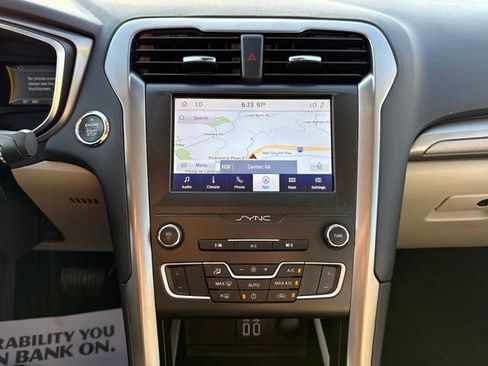 Used 2020 Ford Fusion SE FWD image 20