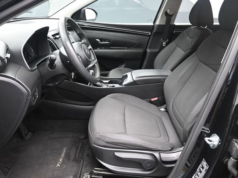 Used 2023 Hyundai Tucson SE image 18