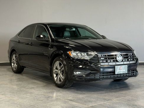 Used 2019 Volkswagen Jetta R-Line FWD image 3