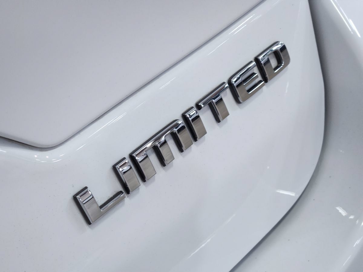 Used 2022 Jeep Grand Cherokee Limited RWD image 26