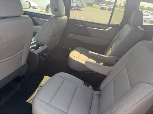 New 2026 GMC Acadia Elevation w/ Elevation Premium Package AWD/4WD image 11