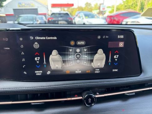 Used 2023 Nissan Ariya AWD image 26