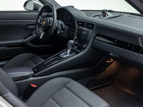 Used 2019 Porsche 911 Carrera image 16