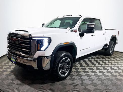 New 2026 GMC Sierra 3500 SLT w/ SLT Convenience Package AWD/4WD image 3