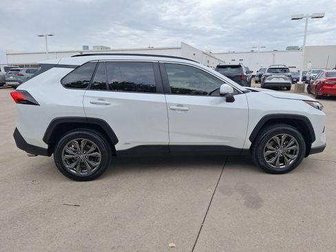 Used 2023 Toyota RAV4 XLE Premium AWD/4WD image 7