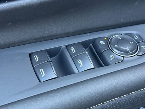 New 2026 Chevrolet Suburban Premier image 12