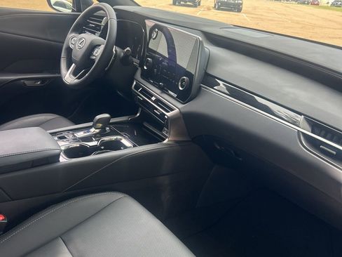 Used 2025 Lexus RX 350 FWD w/ Technology Package image 17