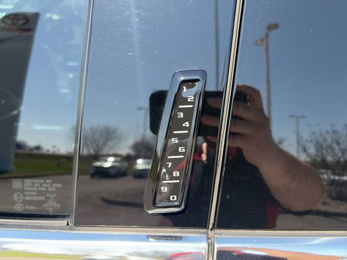 Used 2022 GMC Sierra 1500 Denali w/ Denali Reserve Package image 16