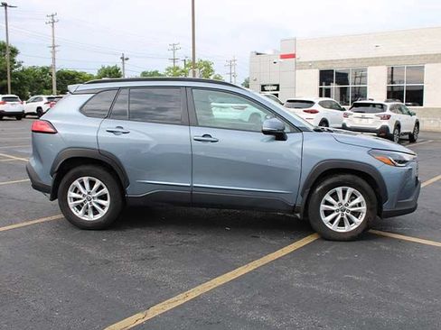 Used 2023 Toyota Corolla Cross LE w/ Moonroof Package AWD/4WD image 5