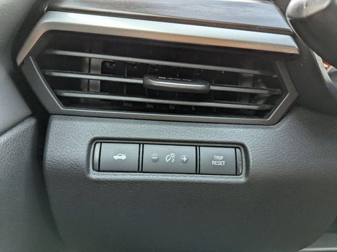 Used 2024 Nissan Altima 2.5 SV FWD image 23