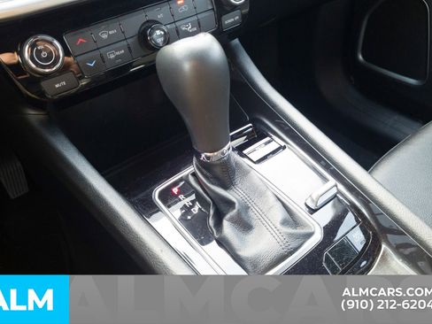 Used 2024 Jeep Compass Latitude image 11