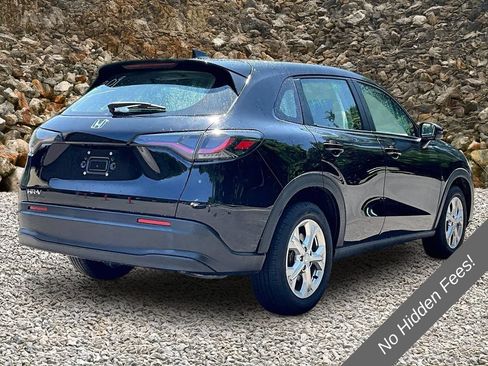 Used 2023 Honda HR-V LX image 2