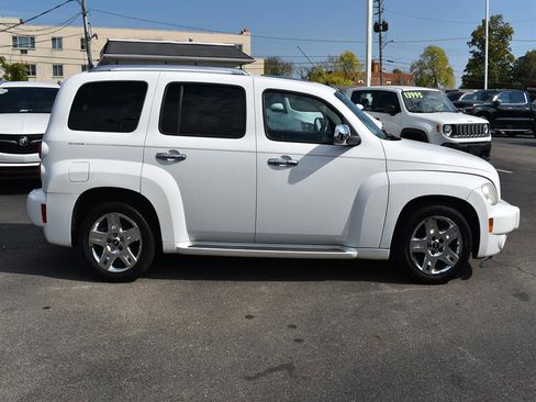 Used 2011 Chevrolet HHR LT image 4