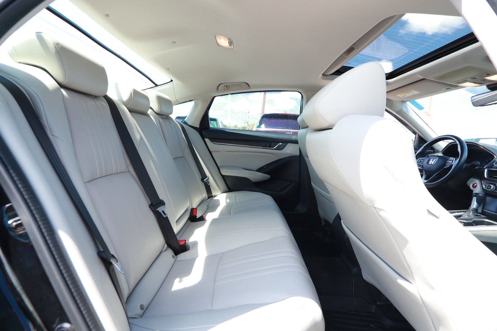 Used 2018 Honda Accord Touring image 26