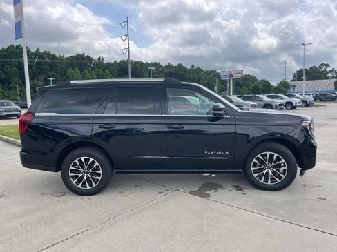 Used 2025 Ford Expedition Platinum AWD/4WD image 12