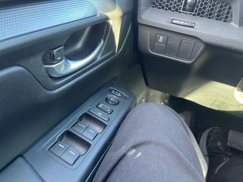 Used 2023 Honda CR-V LX image 7