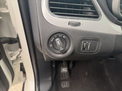 Used 2019 Dodge Journey GT FWD image 19