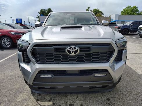 Used 2024 Toyota Tacoma TRD Sport w/ TRD Sport Upgrade Package AWD/4WD image 2