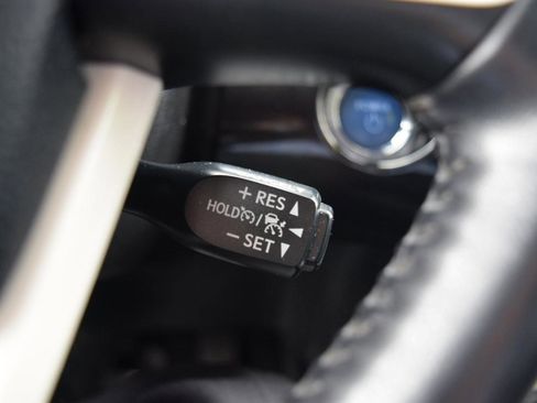 Used 2018 Toyota Prius Prime Premium FWD image 17