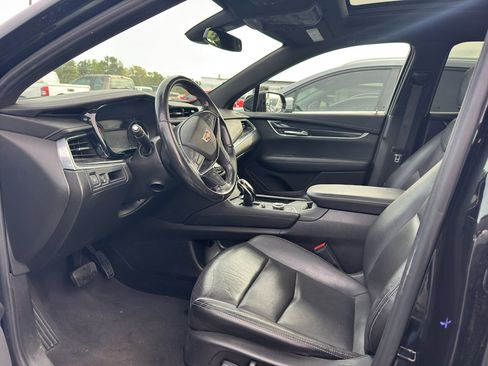 Used 2021 Cadillac XT5 Premium Luxury image 3