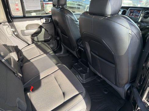 Used 2023 Jeep Wrangler Sport image 23