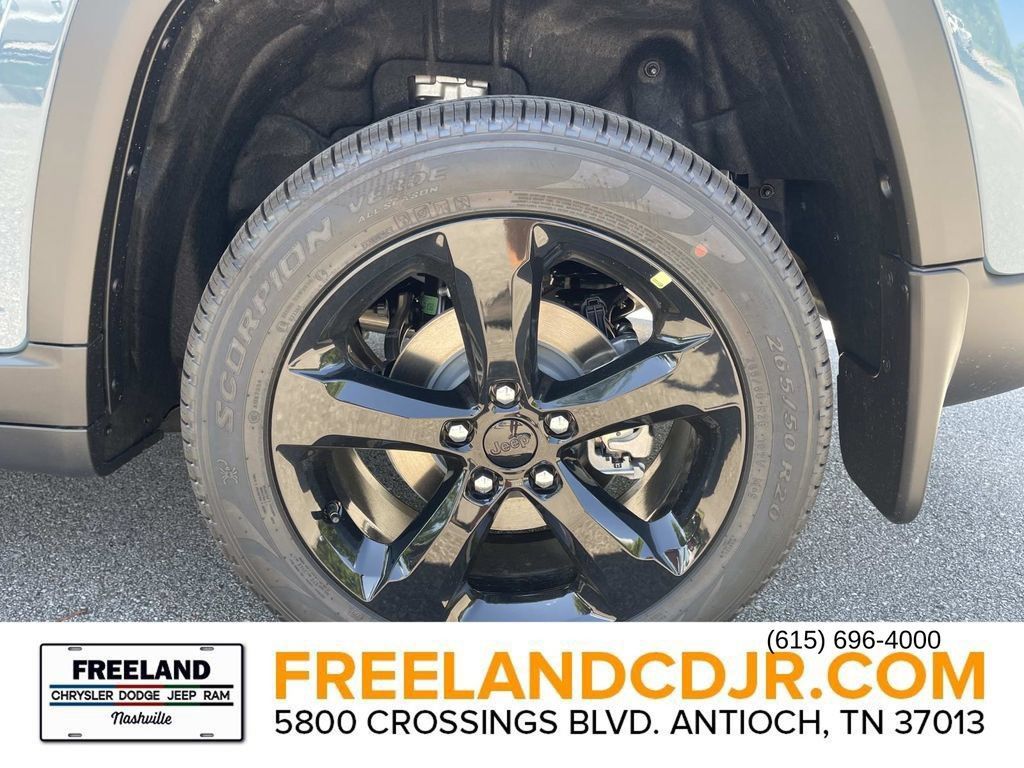 New 2026 Jeep Grand Cherokee Limited w/ Limited Altitude Package AWD/4WD image 11