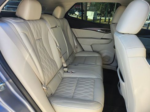 Used 2021 Buick Envision Avenir w/ Technology Package II image 6