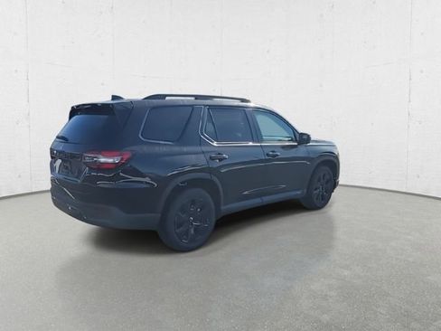 New 2026 Honda Pilot Black Edition image 9