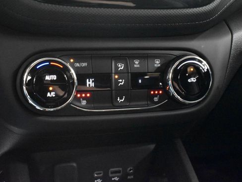 Used 2023 Chevrolet TrailBlazer LT w/ Convenience Package AWD/4WD image 19