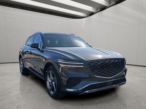 Certified 2026 Genesis GV70 2.5T AWD/4WD image 7