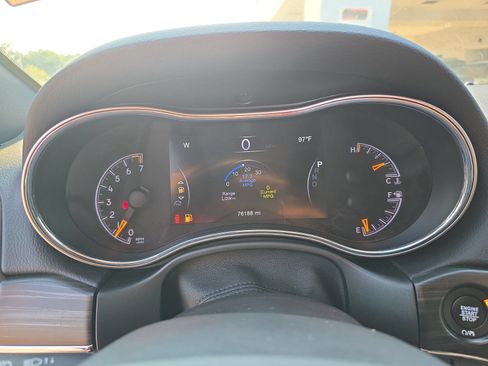 Used 2020 Jeep Grand Cherokee Limited w/ Luxury Group II AWD/4WD image 18
