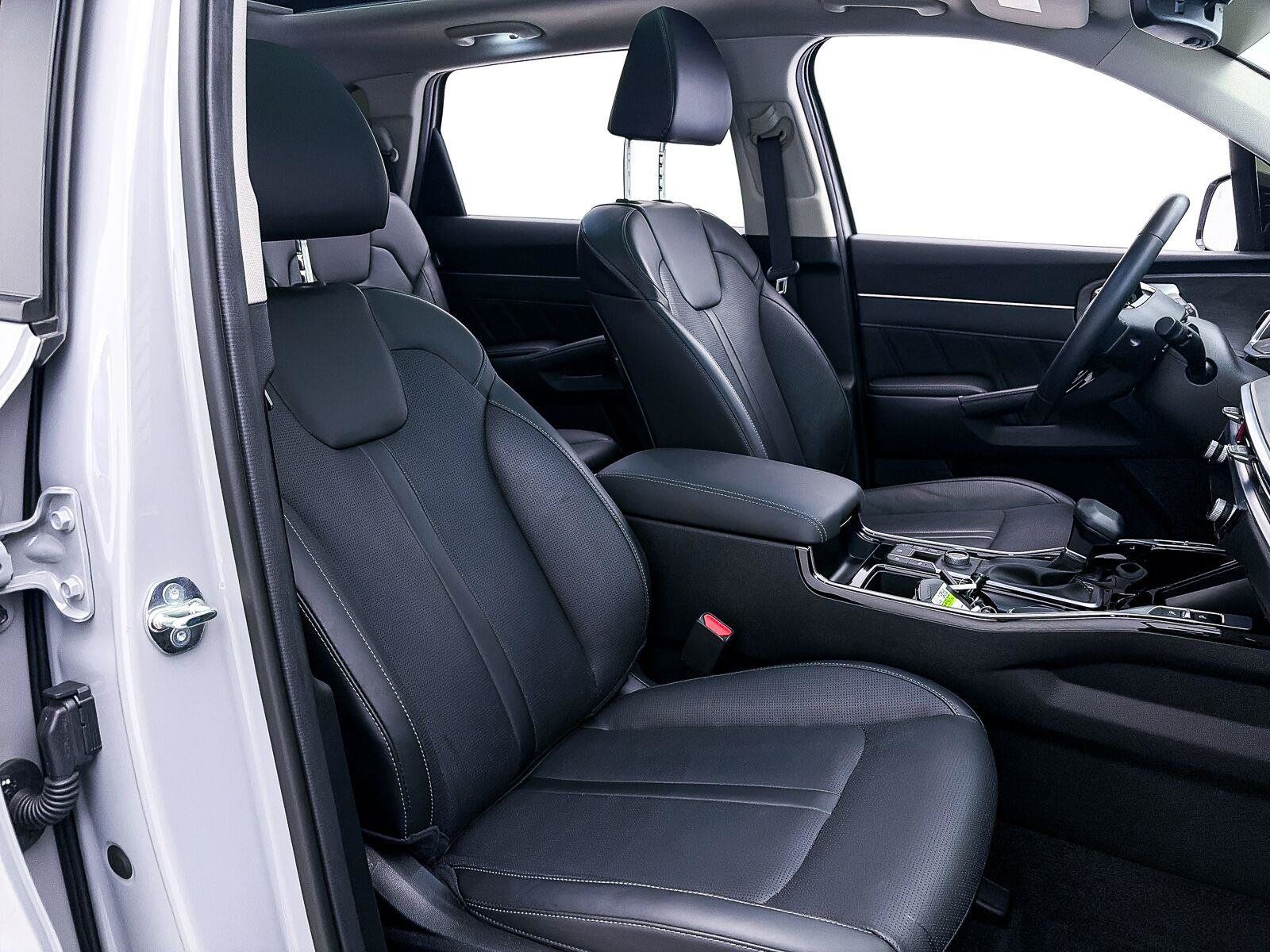 Used 2025 Kia Sorento SX AWD/4WD image 38