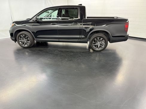 Certified 2024 Honda Ridgeline Sport image 2