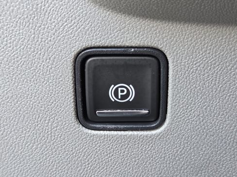 Used 2020 GMC Terrain SLE w/ Driver Convenience Package FWD image 32