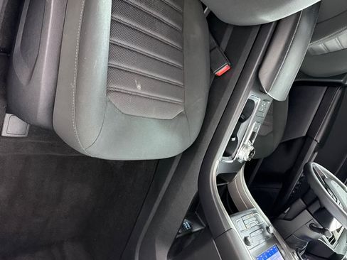 Used 2020 Ford Fusion SE FWD image 24