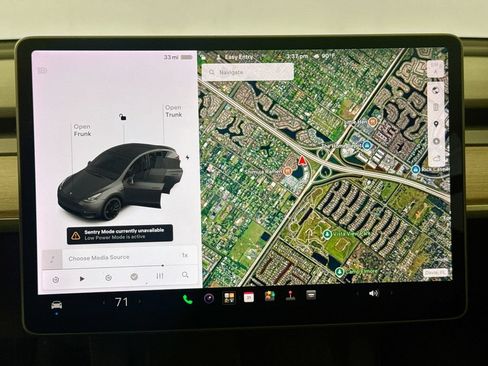 Used 2022 Tesla Model Y Performance AWD/4WD image 12
