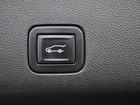 Used 2021 GMC Yukon SLT RWD image 14