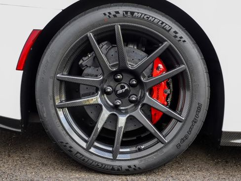 Used 2017 Ford GT RWD image 29