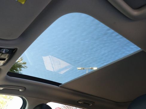 Used 2021 Kia Sorento SX image 3