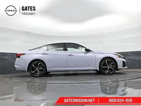 New 2025 Nissan Altima 2.5 SR image 41