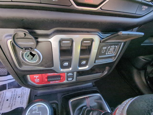 Used 2021 Jeep Wrangler Rubicon w/ Cold Weather Group AWD/4WD image 20