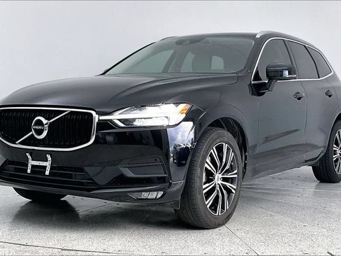 Used 2021 Volvo XC60 T5 Momentum w/ Protection Package Premier AWD/4WD image 10