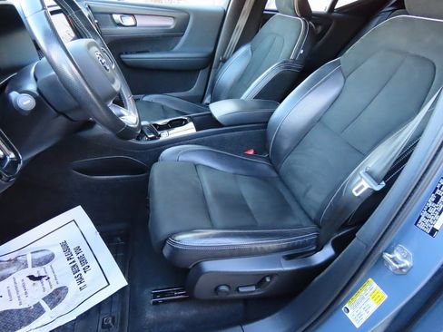 Used 2021 Volvo XC40 P8 Recharge image 36