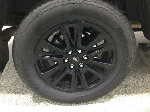 Used 2024 Ford F150 Platinum image 8