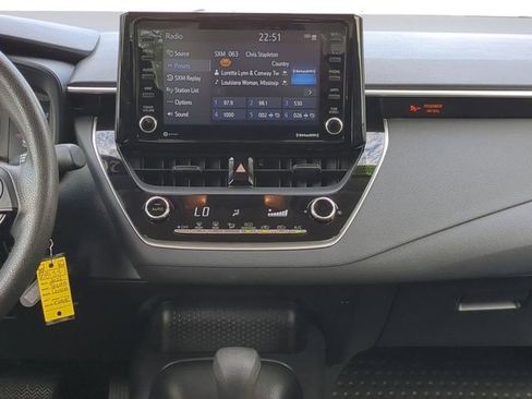 Used 2022 Toyota Corolla LE image 17
