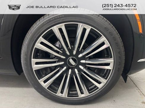 New 2026 Cadillac Vistiq Premium Luxury w/ LPO, Floor Liner Package image 17