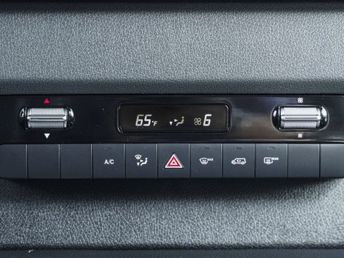 Used 2020 Mercedes-Benz Sprinter 2500 image 24