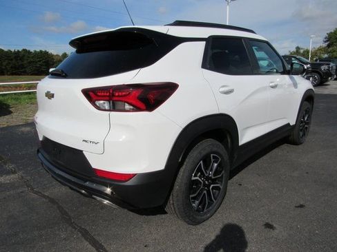 Used 2023 Chevrolet TrailBlazer ACTIV w/ Sun and Liftgate Package image 8